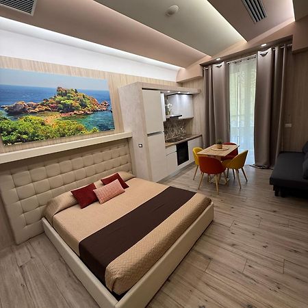 Th Luxury Rooms & Apartment จีอาร์ดีนี นักซอส ภายนอก รูปภาพ
