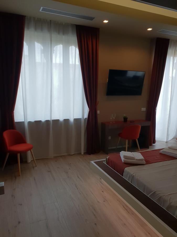 Th Luxury Rooms & Apartment จีอาร์ดีนี นักซอส ภายนอก รูปภาพ